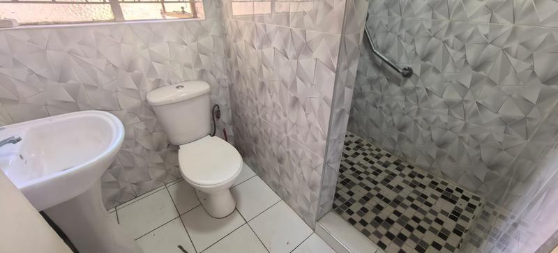 5 Bedroom Property for Sale in Fleurhof Gauteng
