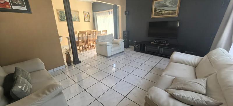 2 Bedroom Property for Sale in Roodepoort North Gauteng