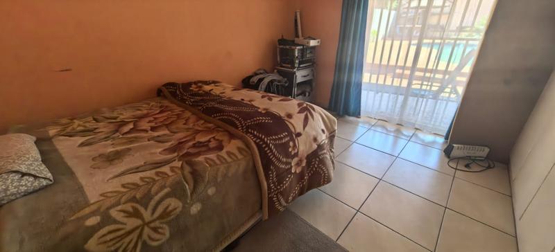2 Bedroom Property for Sale in Roodepoort North Gauteng