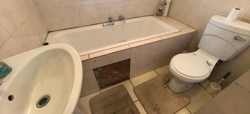 2 Bedroom Property for Sale in Roodepoort North Gauteng