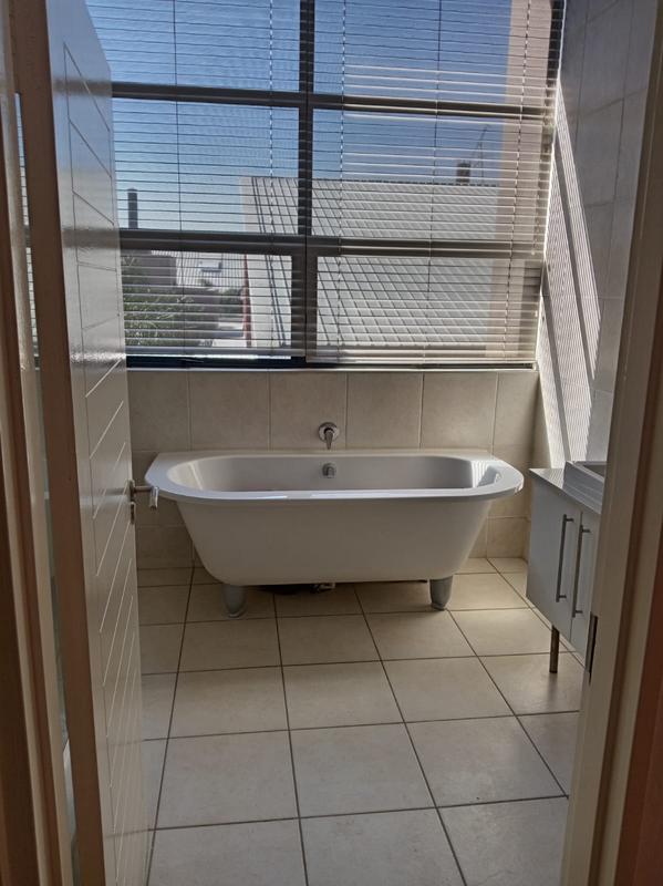 To Let 3 Bedroom Property for Rent in Morningside Gauteng