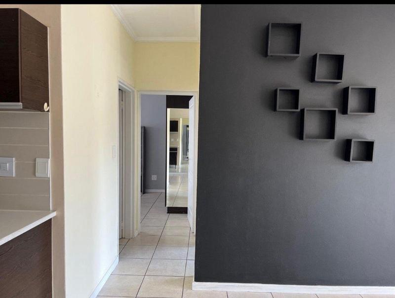 To Let 2 Bedroom Property for Rent in Greenstone Hill Gauteng