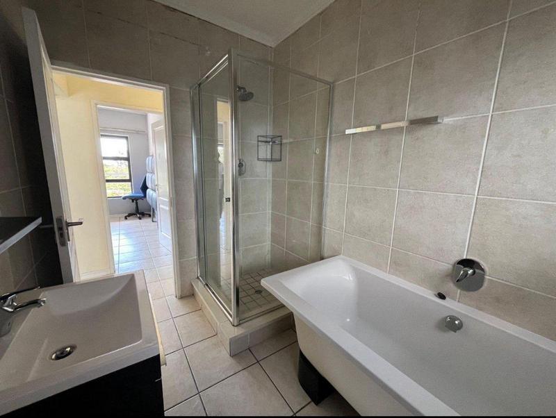 To Let 2 Bedroom Property for Rent in Greenstone Hill Gauteng