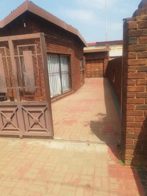 3 Bedroom Property for Sale in Dobsonville Gauteng