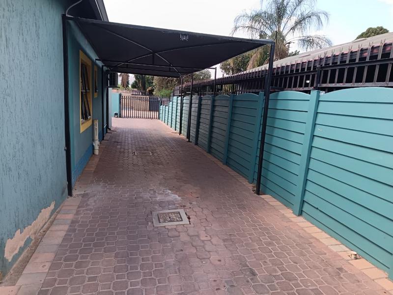 To Let 2 Bedroom Property for Rent in Booysens Gauteng