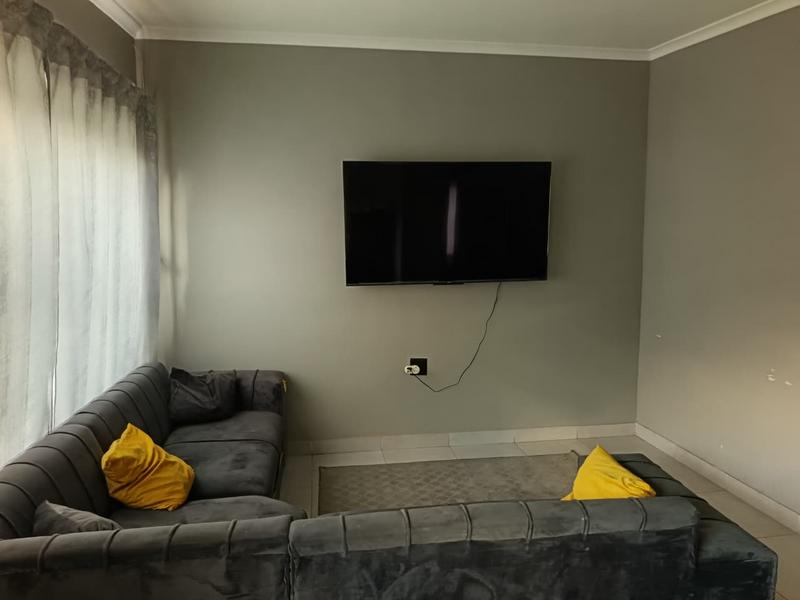 To Let 2 Bedroom Property for Rent in Booysens Gauteng