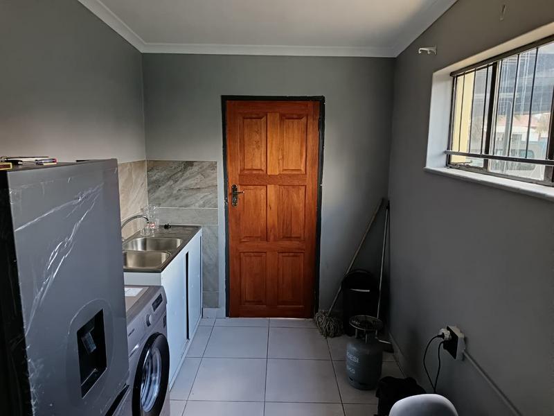 To Let 2 Bedroom Property for Rent in Booysens Gauteng
