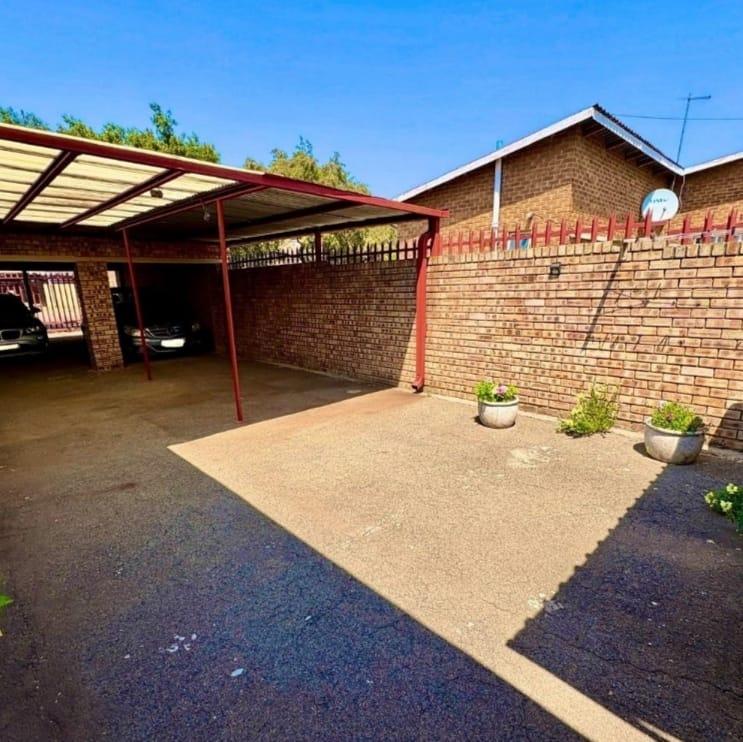 4 Bedroom Property for Sale in Vanderbijlpark SE 1 Gauteng