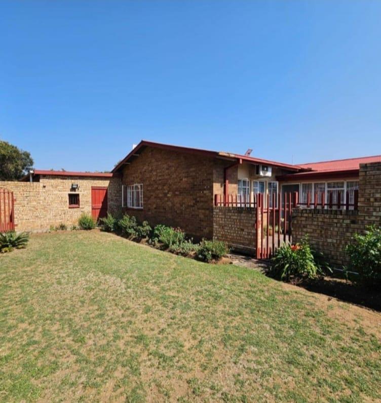4 Bedroom Property for Sale in Vanderbijlpark SE 1 Gauteng