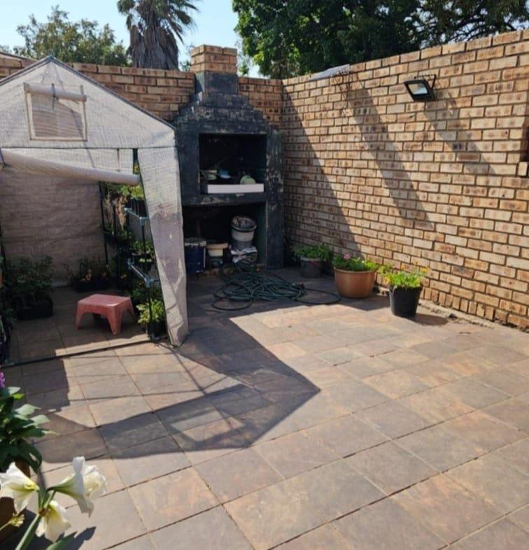 4 Bedroom Property for Sale in Vanderbijlpark SE 1 Gauteng