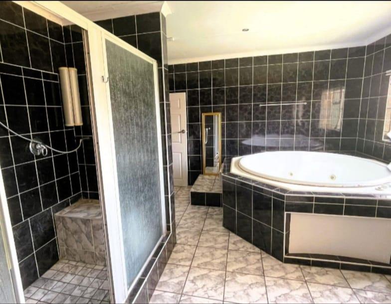 4 Bedroom Property for Sale in Vanderbijlpark SE 1 Gauteng