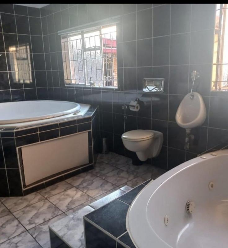 4 Bedroom Property for Sale in Vanderbijlpark SE 1 Gauteng