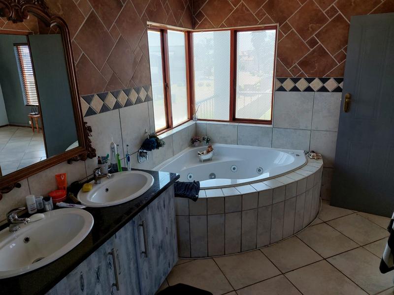 3 Bedroom Property for Sale in Zambezi Country Estate Gauteng