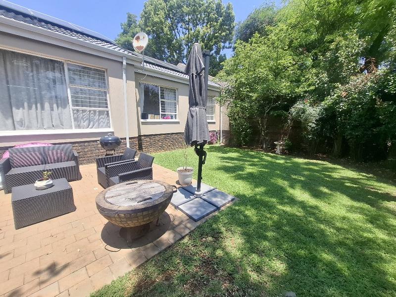 3 Bedroom Property for Sale in Broadacres Gauteng