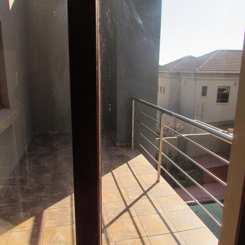 3 Bedroom Property for Sale in Rooihuiskraal North Gauteng