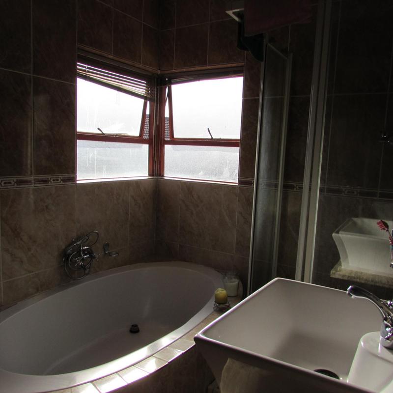 3 Bedroom Property for Sale in Rooihuiskraal North Gauteng