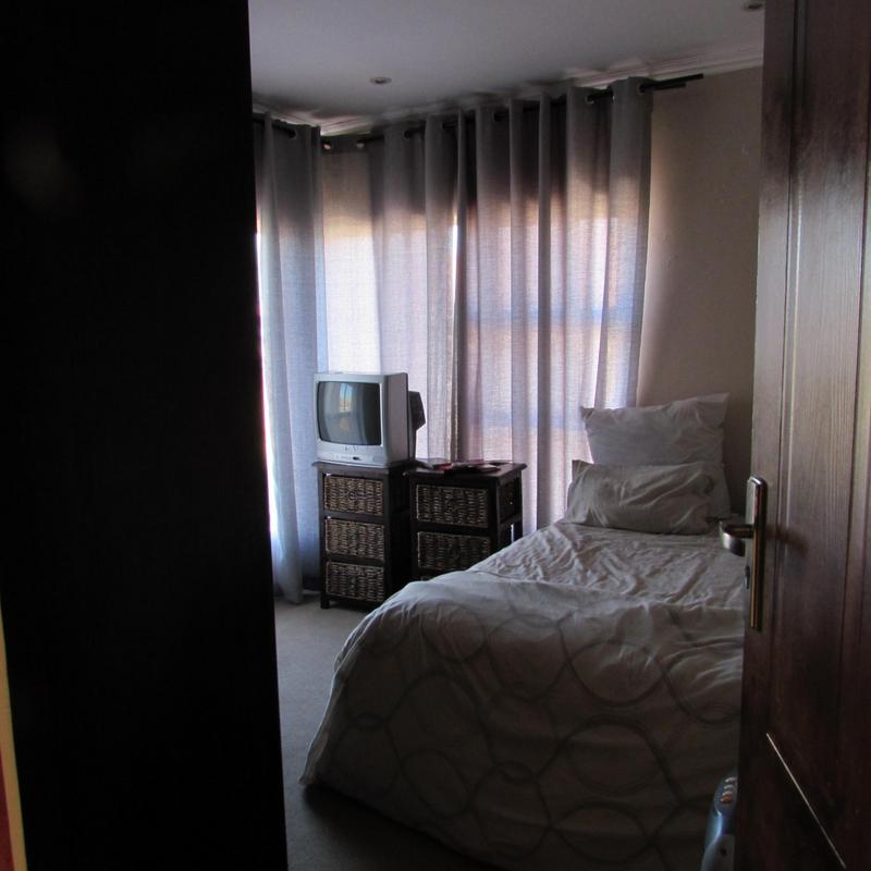 3 Bedroom Property for Sale in Rooihuiskraal North Gauteng