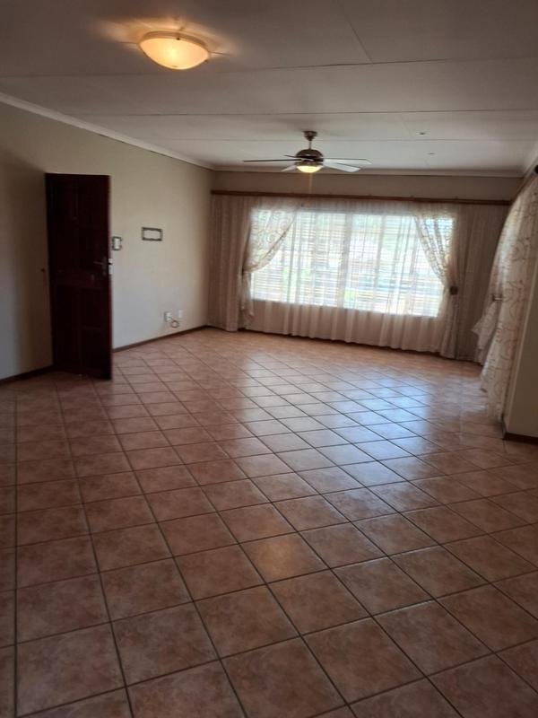 2 Bedroom Property for Sale in Faerie Glen Gauteng