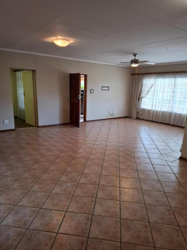 2 Bedroom Property for Sale in Faerie Glen Gauteng