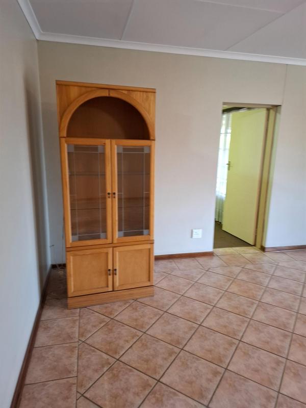 2 Bedroom Property for Sale in Faerie Glen Gauteng