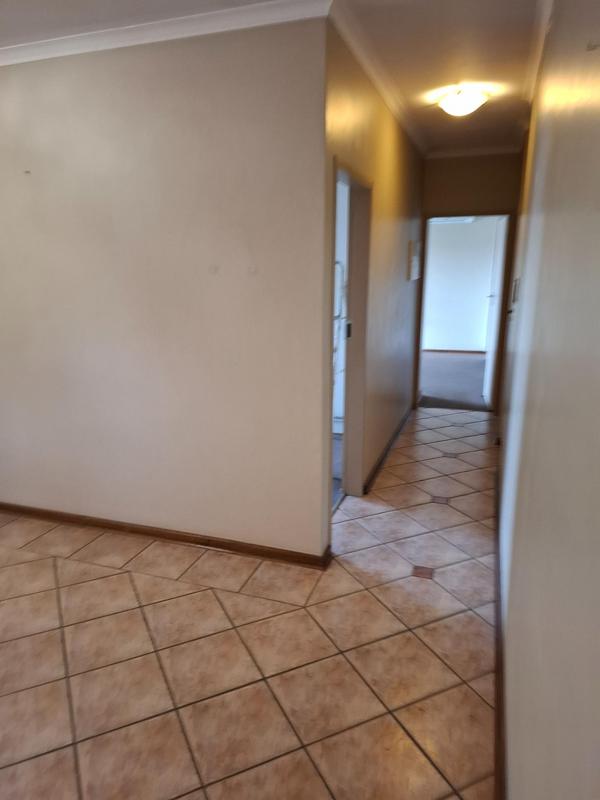 2 Bedroom Property for Sale in Faerie Glen Gauteng