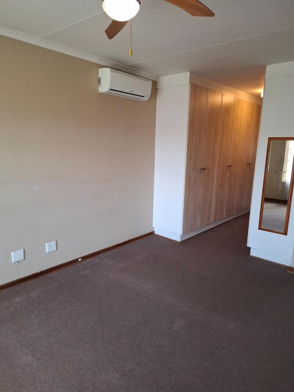 2 Bedroom Property for Sale in Faerie Glen Gauteng