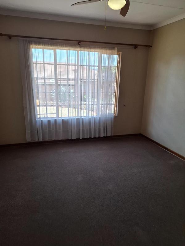 2 Bedroom Property for Sale in Faerie Glen Gauteng
