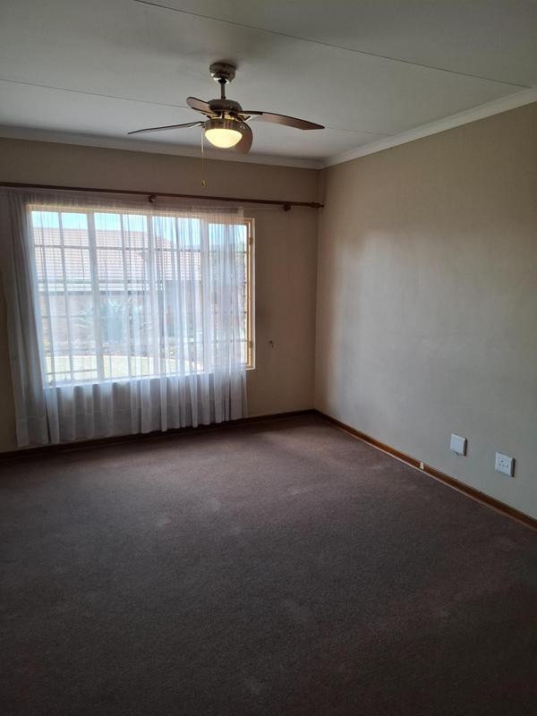 2 Bedroom Property for Sale in Faerie Glen Gauteng