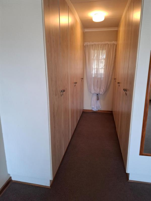 2 Bedroom Property for Sale in Faerie Glen Gauteng