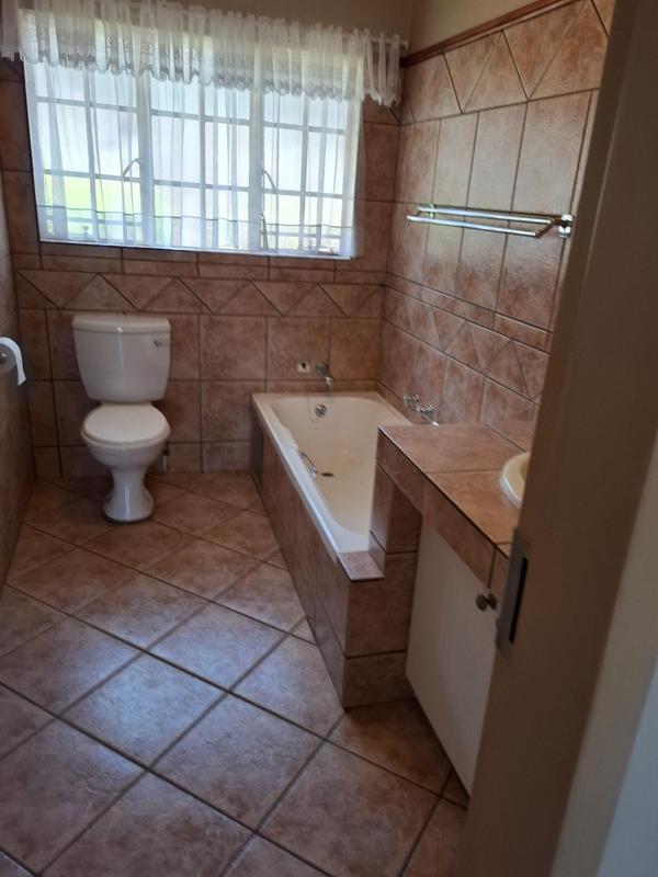 2 Bedroom Property for Sale in Faerie Glen Gauteng