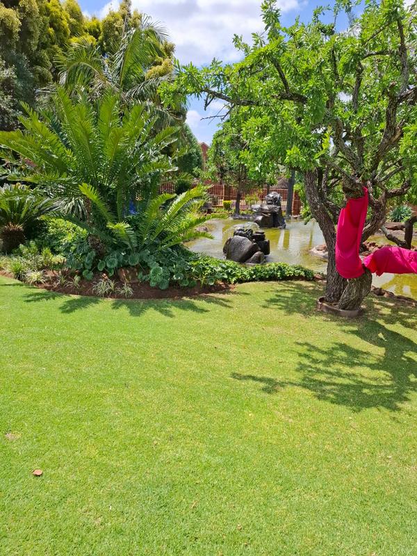 2 Bedroom Property for Sale in Faerie Glen Gauteng