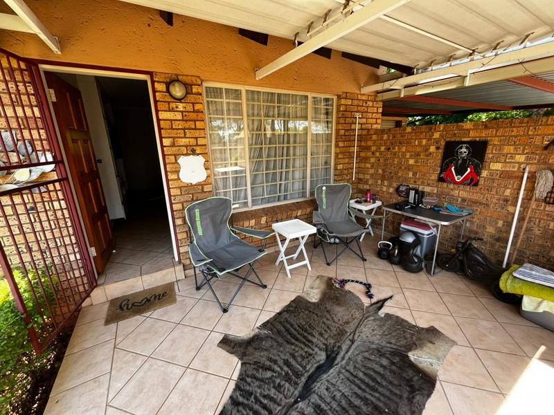 2 Bedroom Property for Sale in Magalieskruin Gauteng