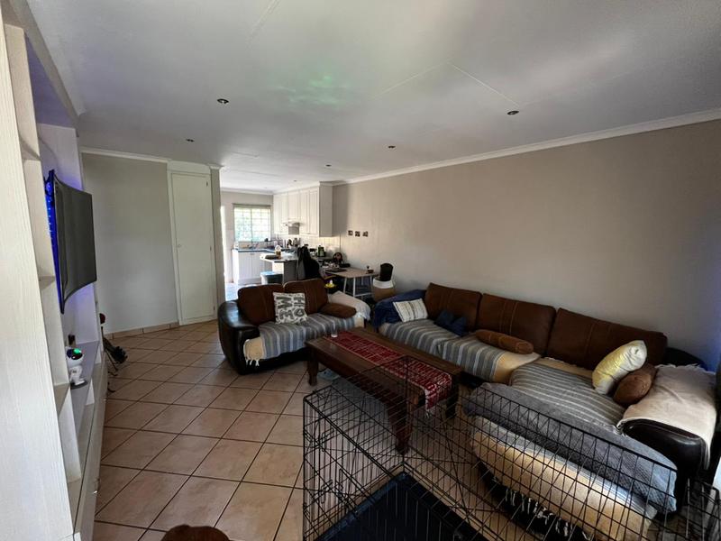 2 Bedroom Property for Sale in Magalieskruin Gauteng