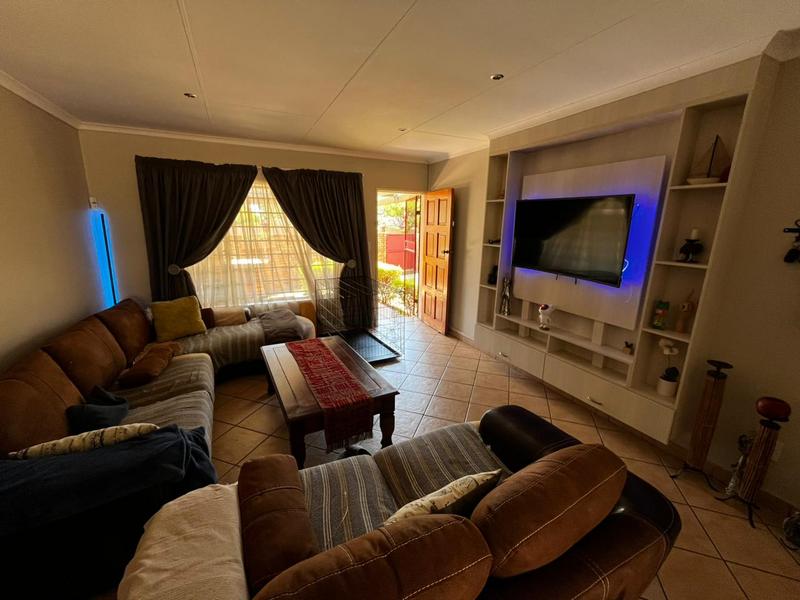 2 Bedroom Property for Sale in Magalieskruin Gauteng