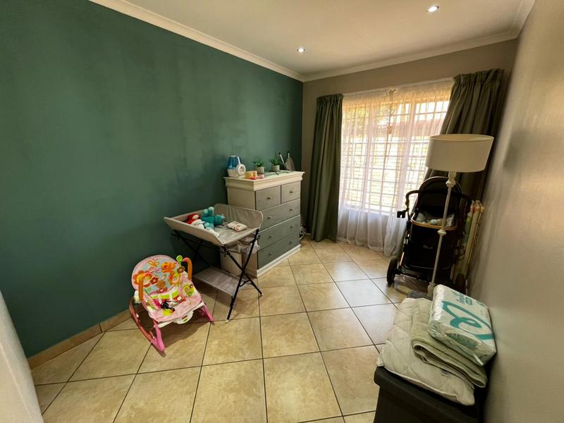 2 Bedroom Property for Sale in Magalieskruin Gauteng