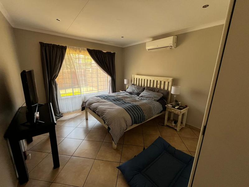2 Bedroom Property for Sale in Magalieskruin Gauteng