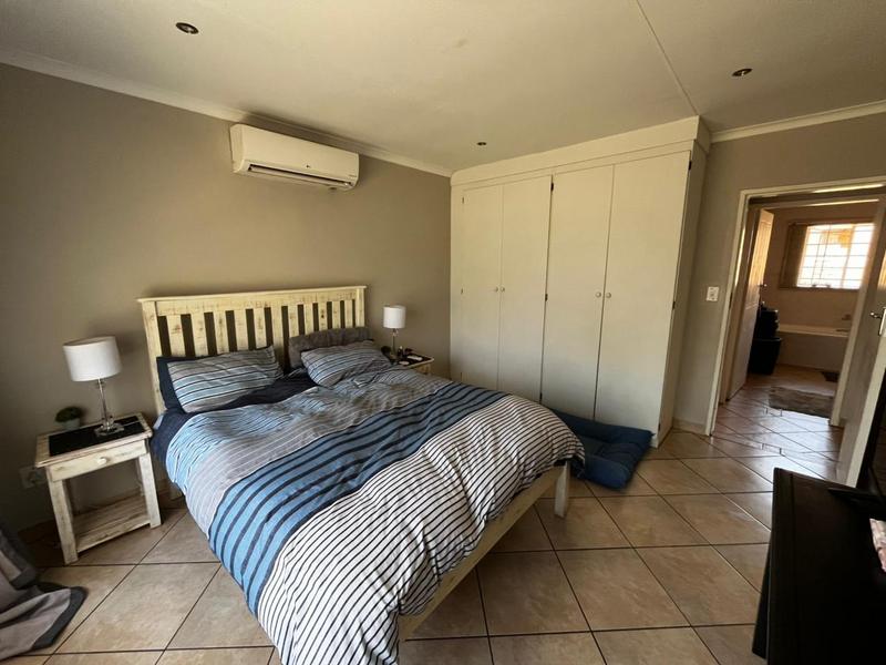 2 Bedroom Property for Sale in Magalieskruin Gauteng