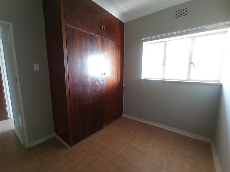 To Let 2 Bedroom Property for Rent in Florida Lake Gauteng