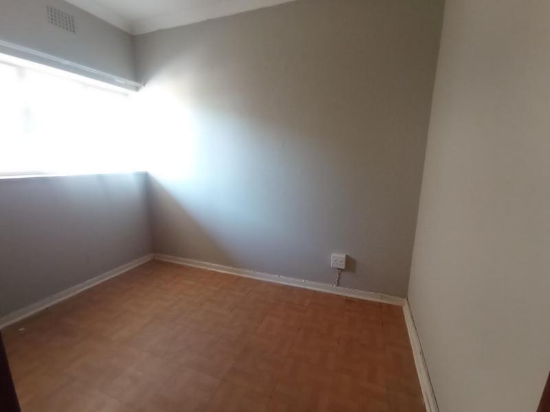 To Let 2 Bedroom Property for Rent in Florida Lake Gauteng