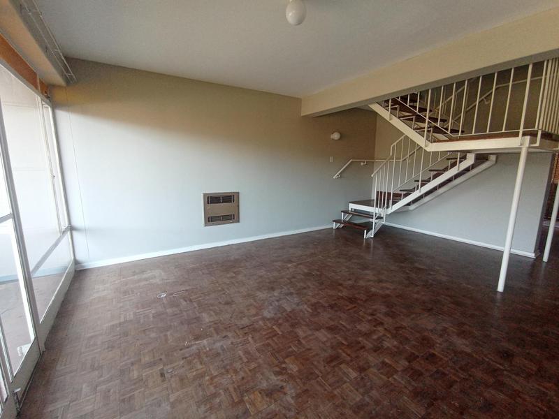 To Let 2 Bedroom Property for Rent in Florida Lake Gauteng