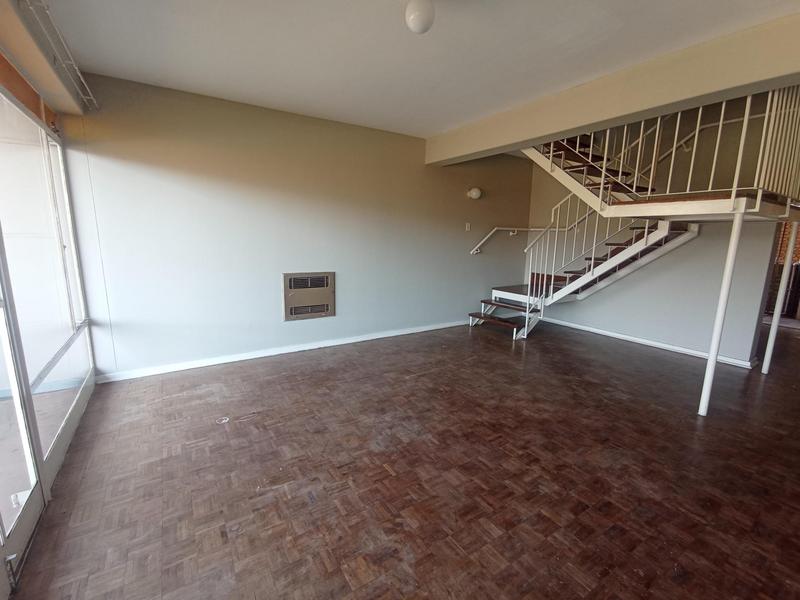 To Let 2 Bedroom Property for Rent in Florida Lake Gauteng
