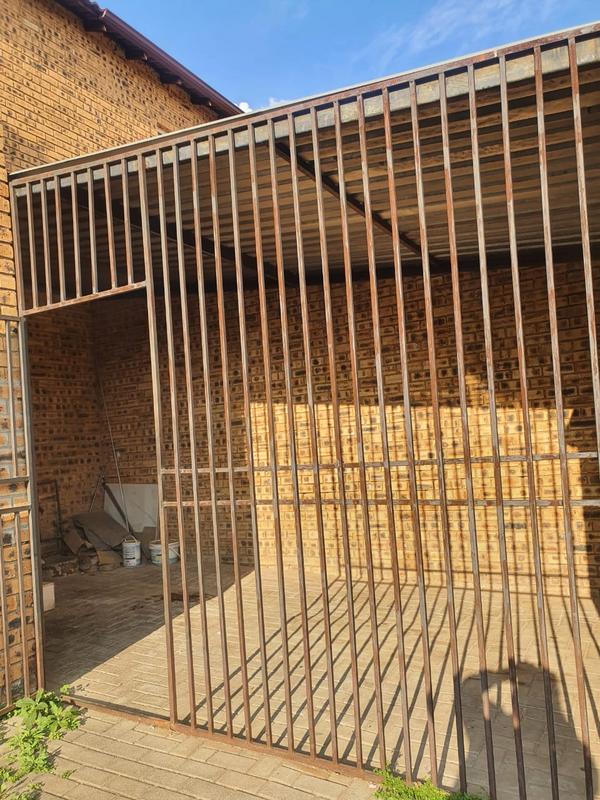 2 Bedroom Property for Sale in Honeypark Gauteng