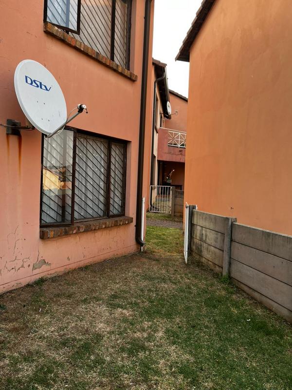 2 Bedroom Property for Sale in Mondeor Gauteng
