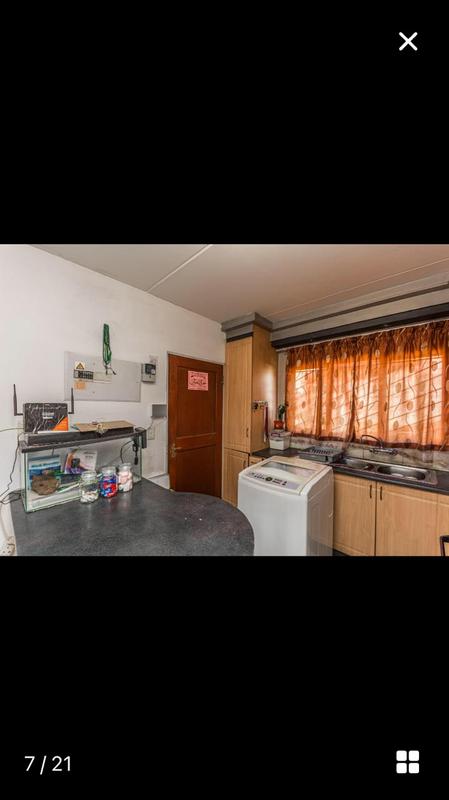 2 Bedroom Property for Sale in Mondeor Gauteng