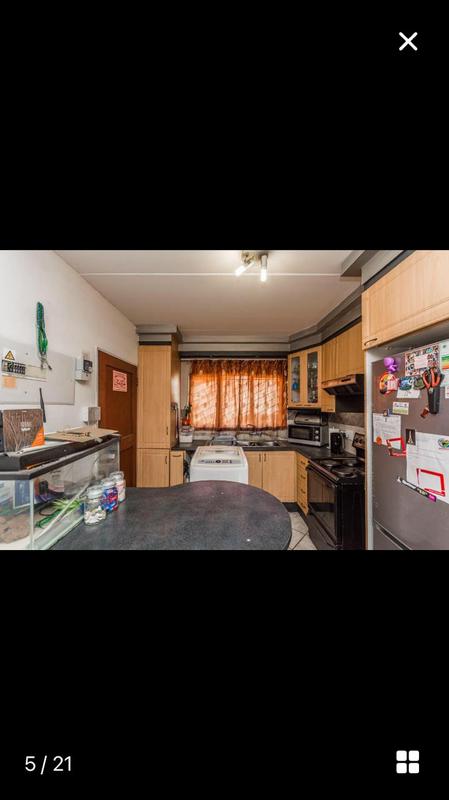 2 Bedroom Property for Sale in Mondeor Gauteng