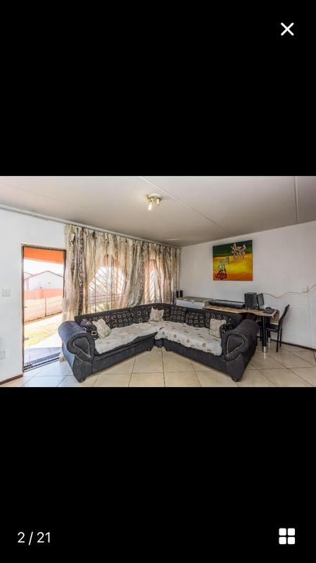2 Bedroom Property for Sale in Mondeor Gauteng