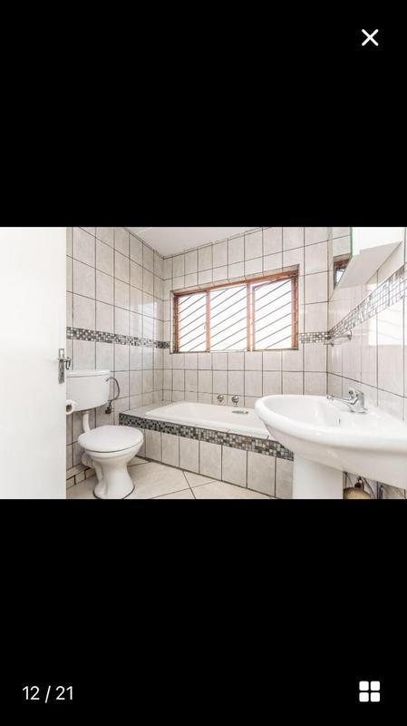 2 Bedroom Property for Sale in Mondeor Gauteng