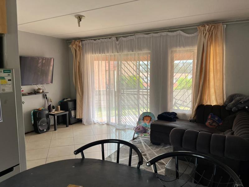 2 Bedroom Property for Sale in Mondeor Gauteng