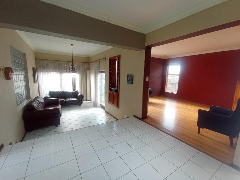 2 Bedroom Property for Sale in Helderkruin Gauteng