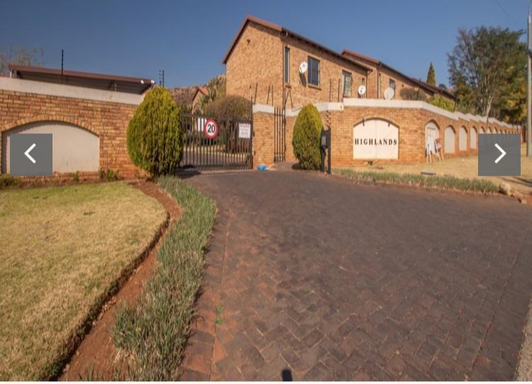 2 Bedroom Property for Sale in Little Falls Gauteng
